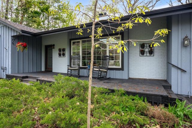 11016 N Lakeside ROAD, Mequon, WI 53092