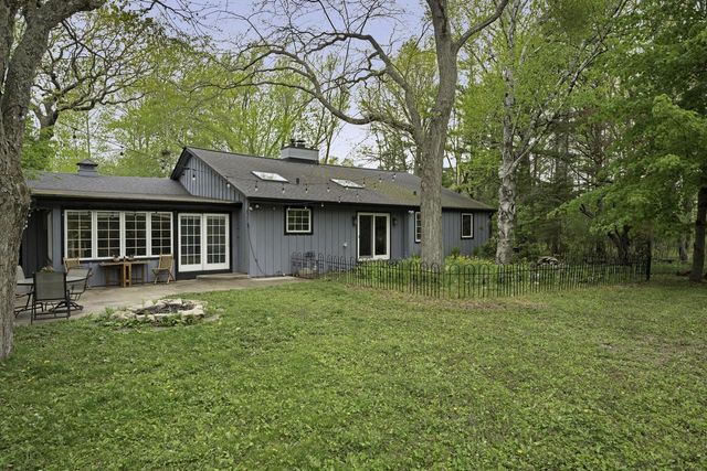 11016 N Lakeside ROAD, Mequon, WI 53092