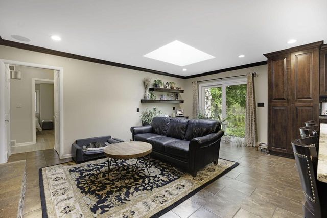 11016 N Lakeside ROAD, Mequon, WI 53092