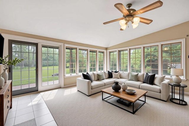 11016 N Lakeside ROAD, Mequon, WI 53092