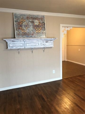 1910 N Travis Street, Sherman, TX 75092