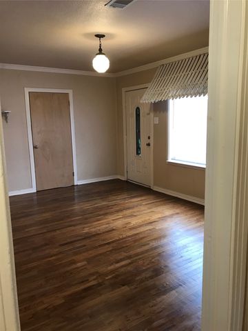 1910 N Travis Street, Sherman, TX 75092