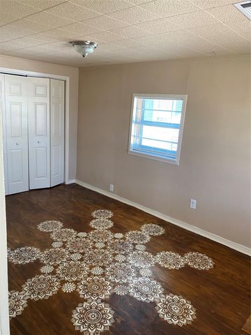 1910 N Travis Street, Sherman, TX 75092