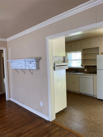1910 N Travis Street, Sherman, TX 75092