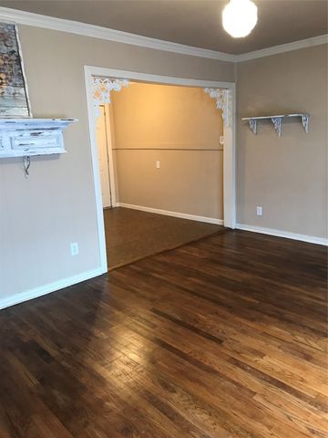 1910 N Travis Street, Sherman, TX 75092