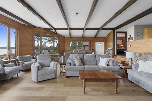 N8070 TIPPERARY LANE, Crivitz, WI 54114