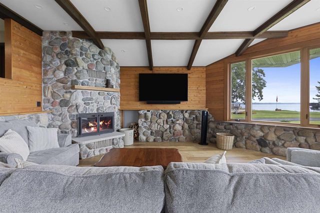 N8070 TIPPERARY LANE, Crivitz, WI 54114