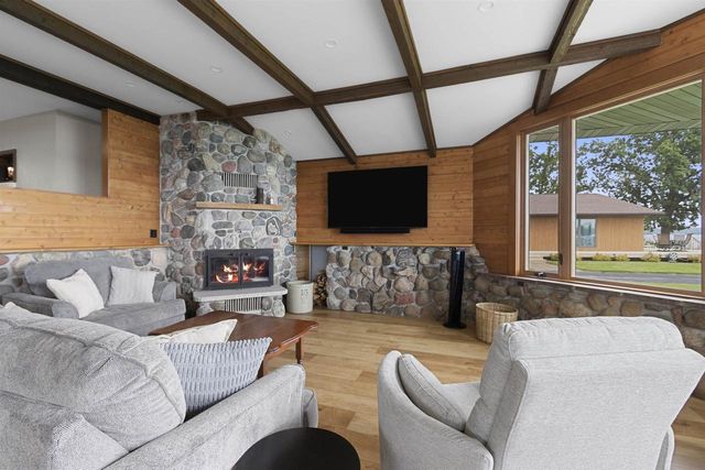 N8070 TIPPERARY LANE, Crivitz, WI 54114