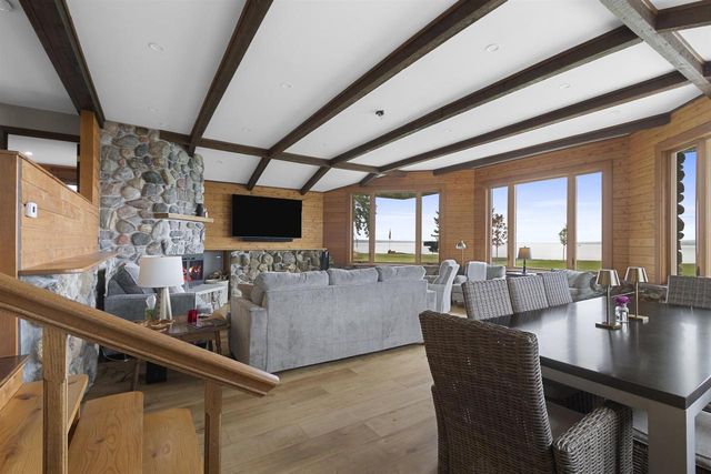 N8070 TIPPERARY LANE, Crivitz, WI 54114