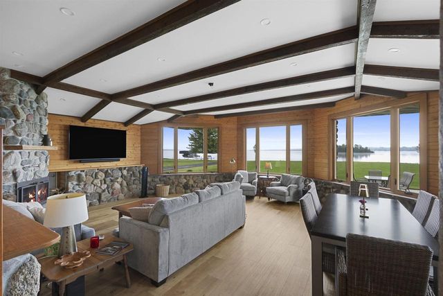 N8070 TIPPERARY LANE, Crivitz, WI 54114