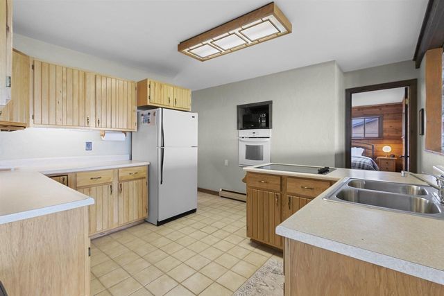 N8070 TIPPERARY LANE, Crivitz, WI 54114