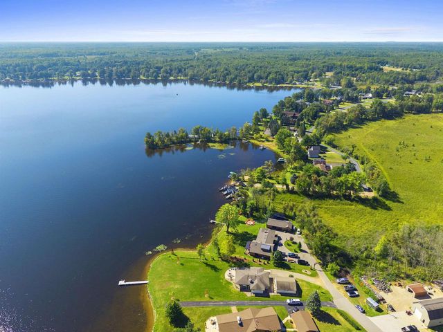 N8070 TIPPERARY LANE, Crivitz, WI 54114