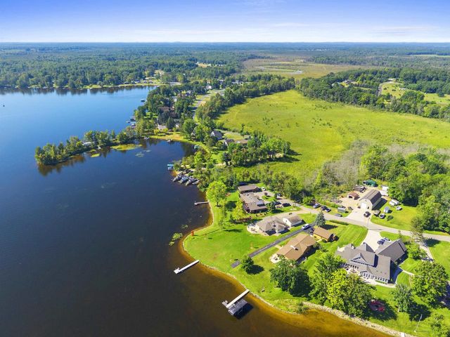 N8070 TIPPERARY LANE, Crivitz, WI 54114