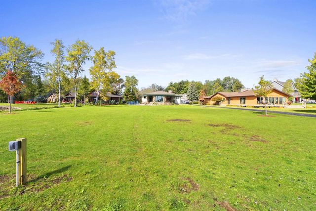 N8070 TIPPERARY LANE, Crivitz, WI 54114