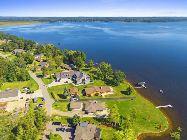 N8070 TIPPERARY LANE, Crivitz, WI 54114