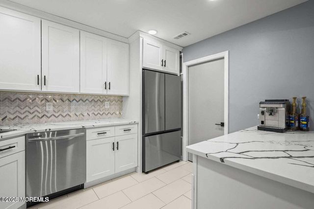 701 Zlotkin Circle 2, Freehold, NJ 07728