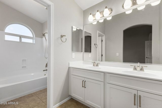 313 E SHERRI Drive, Gilbert, AZ 85296