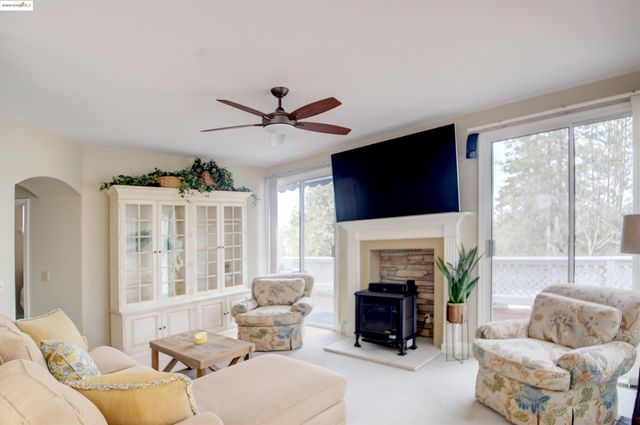 19710 Butler Way, Groveland, CA 95321