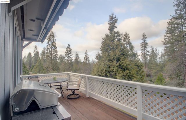 19710 Butler Way, Groveland, CA 95321