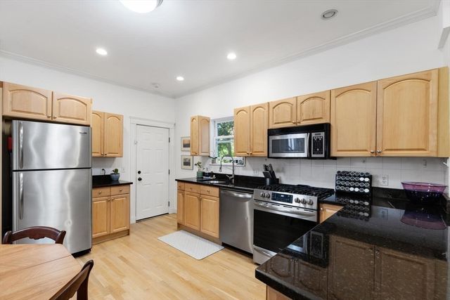 84-86 Mt Vernon St 84-1, Somerville, MA 02145