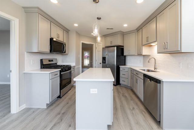 5845 THUNDERBIRD DR, Arlington, TN 38002