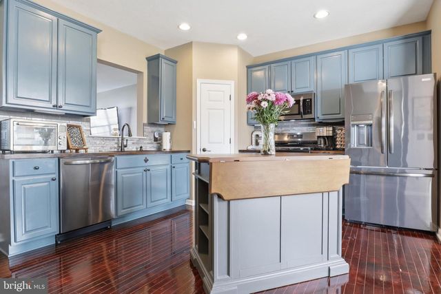 1200 KNOB RUN RUN, York, PA 17408