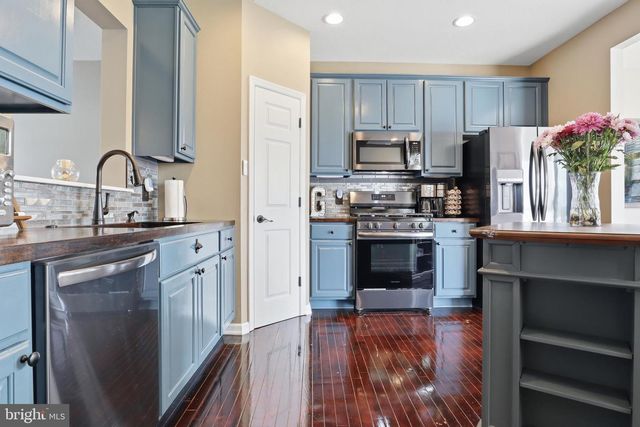 1200 KNOB RUN RUN, York, PA 17408