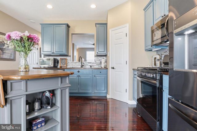 1200 KNOB RUN RUN, York, PA 17408