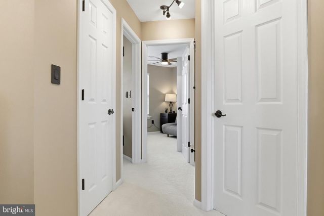1200 KNOB RUN RUN, York, PA 17408