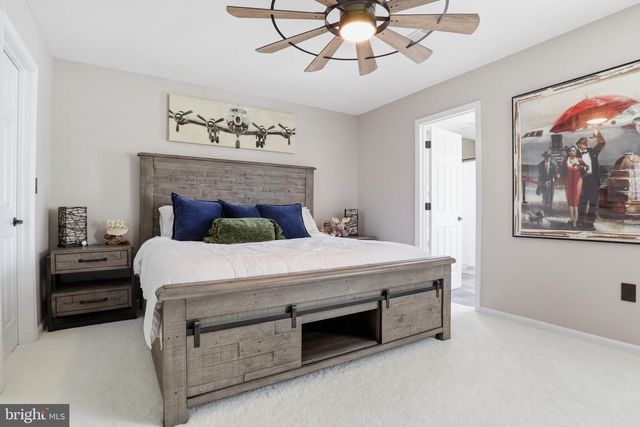 1200 KNOB RUN RUN, York, PA 17408