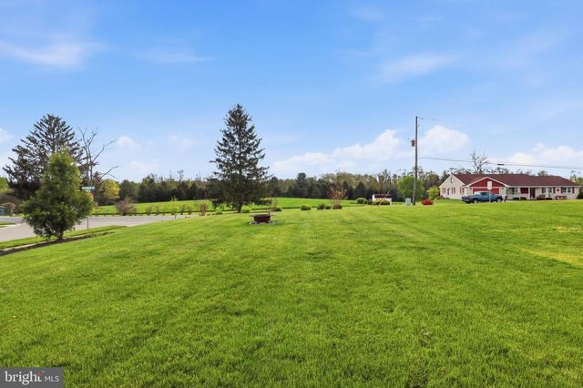 1200 KNOB RUN RUN, York, PA 17408