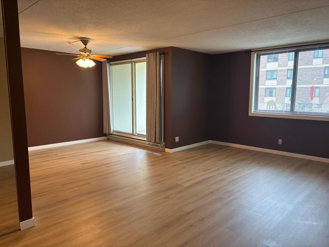 7200 York Avenue S 116, Edina, MN 55435