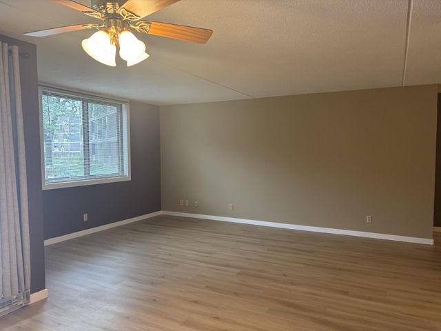 7200 York Avenue S 116, Edina, MN 55435