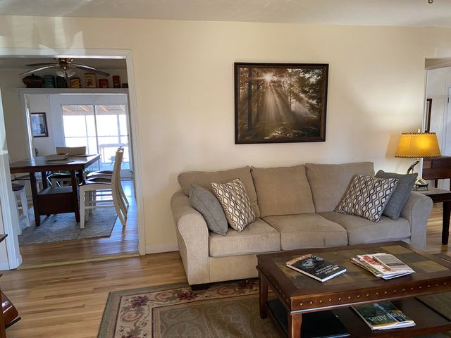 182 Fanchester Heights Road, Whitley City, KY 42653