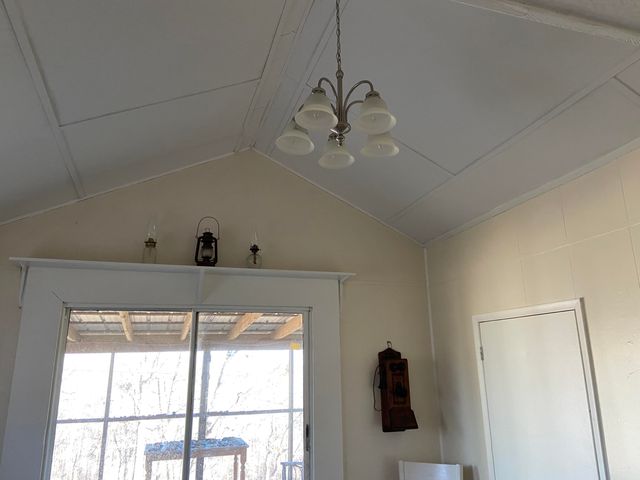 182 Fanchester Heights Road, Whitley City, KY 42653