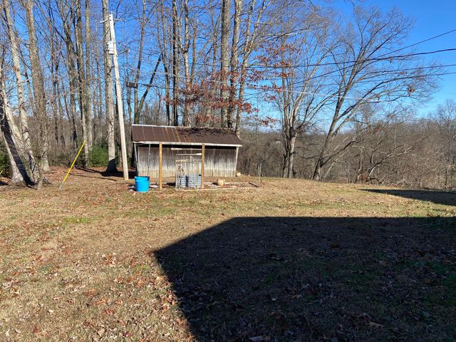 182 Fanchester Heights Road, Whitley City, KY 42653