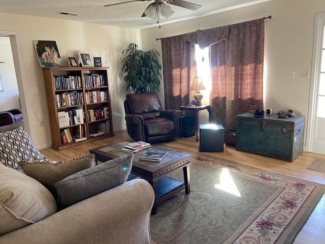 182 Fanchester Heights Road, Whitley City, KY 42653