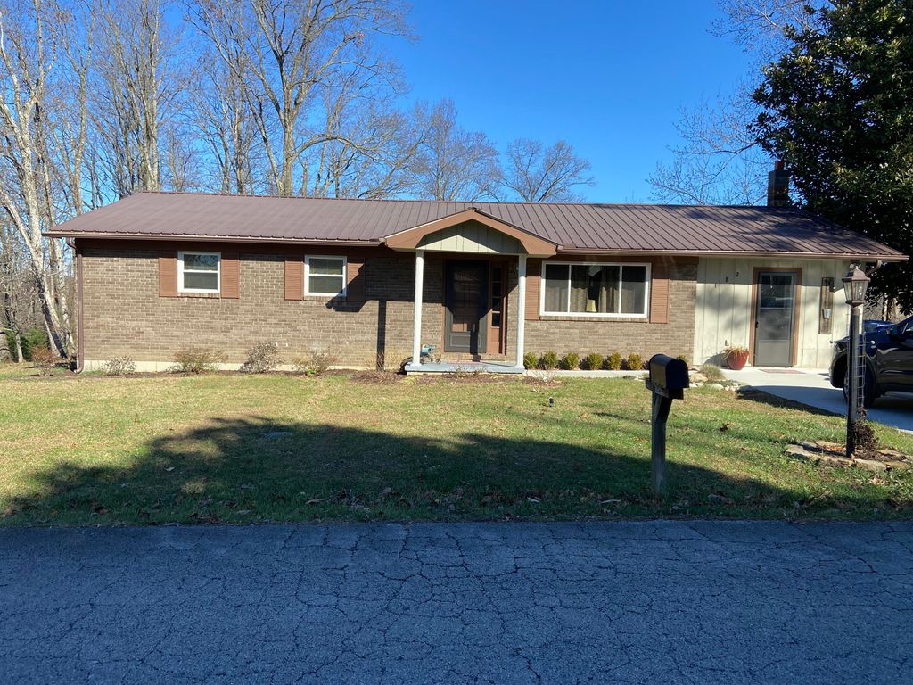 182 Fanchester Heights Road, Whitley City, KY 42653