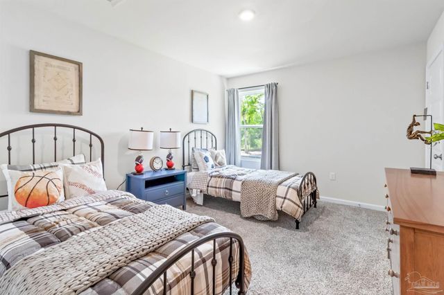 8638 Russellcross Blvd, Pensacola, FL 32507