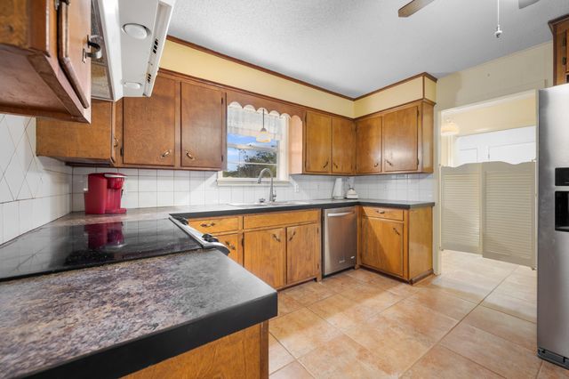 2118 Blankenship Dr, Deridder, LA 70634