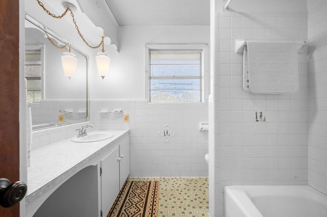 2118 Blankenship Dr, Deridder, LA 70634