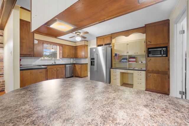 2118 Blankenship Dr, Deridder, LA 70634