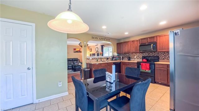 107 norwood Court N, Mebane, NC 27302