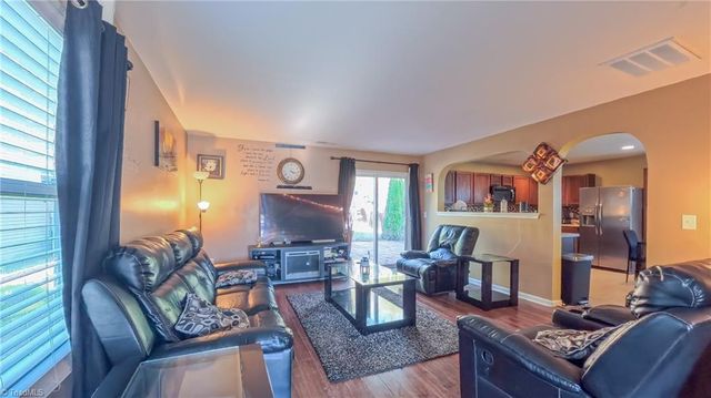 107 norwood Court N, Mebane, NC 27302