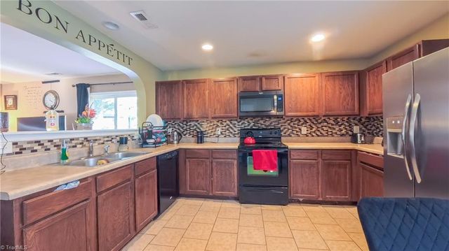 107 norwood Court N, Mebane, NC 27302