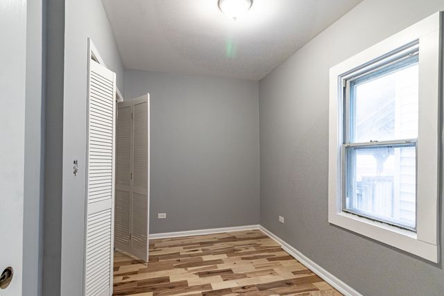 520 4th Street, Waukegan, IL 60085