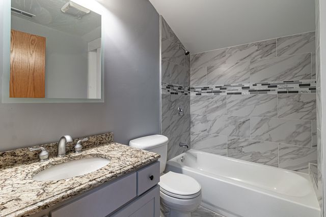 520 4th Street, Waukegan, IL 60085