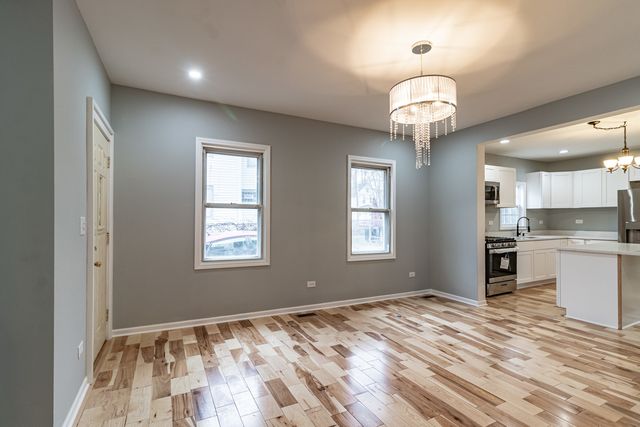 520 4th Street, Waukegan, IL 60085