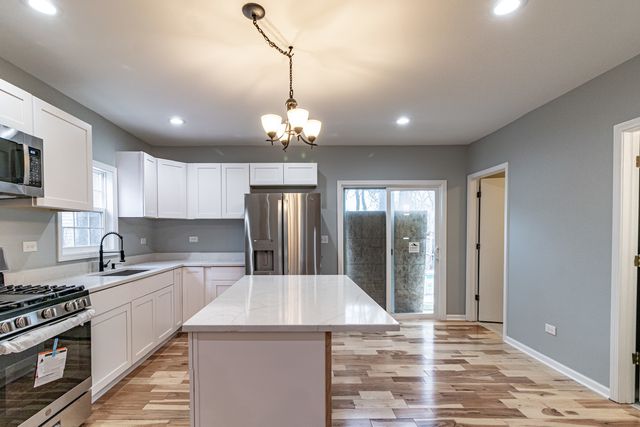 520 4th Street, Waukegan, IL 60085