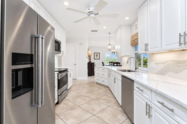 18 BUNKER WAY, Rotonda West, FL 33947